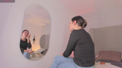 Snapshot of chloe_dee_ chatting on November 29, 10:29 am Chloe online show from November 29, 10:29 am