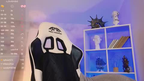 Snapshot of chloe_jeense chatting on March 6, 12:32 am Chloe online show from March 6, 12:32 am