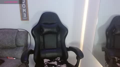 Chloe online show from November 20, 1:22 pm