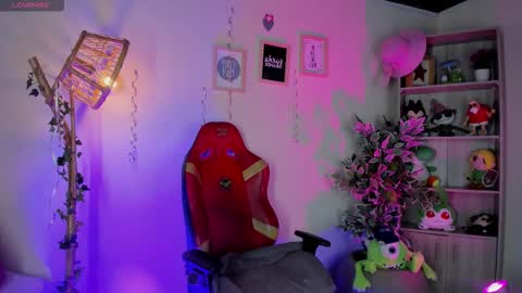 CLOE  online show from September 9, 9:47 pm