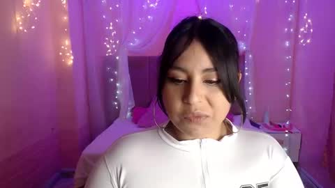 Snapshot of chloe_smith5 chatting on September 10, 2:39 pm chloe_smith5 online show from September 10, 2:39 pm