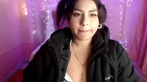 Snapshot of chloe_smith5 chatting on September 12, 4:18 pm chloe_smith5 online show from September 12, 4:18 pm
