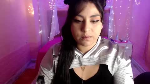 Snapshot of chloe_smith5 chatting on September 17, 1:57 pm chloe_smith5 online show from September 17, 1:57 pm