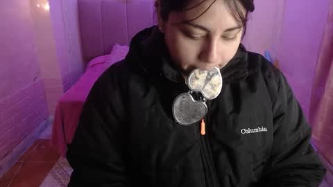 Snapshot of chloe_smith5 chatting on October 14, 1:12 pm chloe_smith5 online show from October 14, 1:12 pm