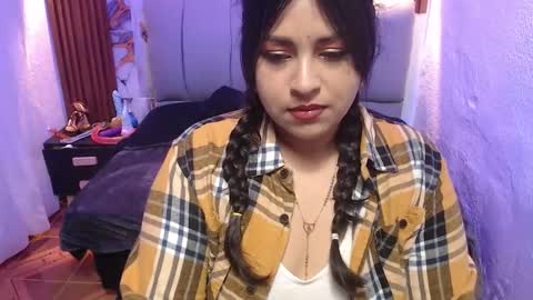 Snapshot of chloe_smith5 chatting on November 20, 2:39 pm chloe_smith5 online show from November 20, 2:39 pm