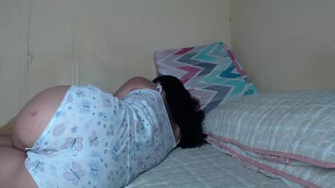 Chloe  online show from December 6, 4:06 pm