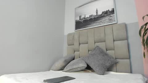   online show from October 5, 3:21 pm