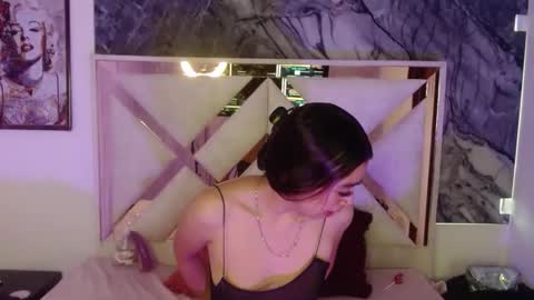 chloe chain online show from November 24, 2:06 pm