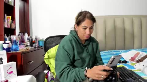 chloemiller   online show from January 31, 3:20 am