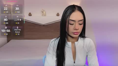 C H L O E online show from December 17, 12:00 pm