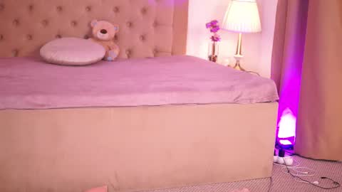 Chlo online show from November 15, 4:43 am