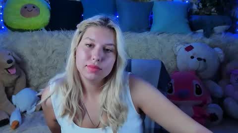 Snapshot of chloericci chatting on September 8, 3:00 pm ChloeRicci online show from September 8, 3:00 pm