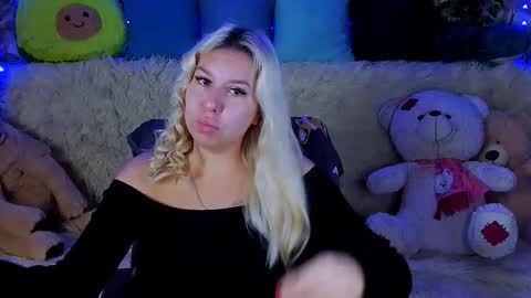 Snapshot of chloericci chatting on September 20, 7:09 am ChloeRicci online show from September 20, 7:09 am