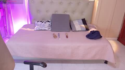 Chloe rosse online show from October 15, 1:17 am