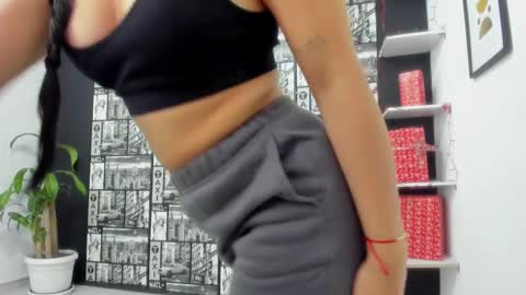 ChloeTurner  online show from January 5, 12:31 pm