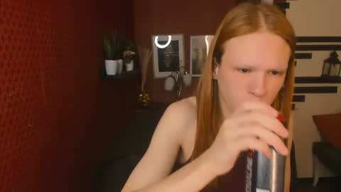 Chloe online show from November 17, 1:06 pm