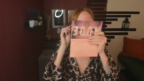 Chloe online show from November 21, 2:27 pm