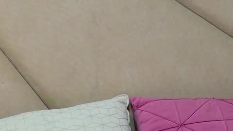 Chloe Vee online show from November 23, 5:40 am