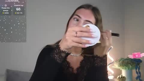 chloi_hes online show from October 23, 11:09 am