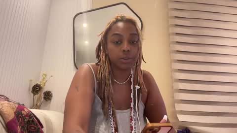 ChocolateCakeQueen online show from December 2, 4:09 am