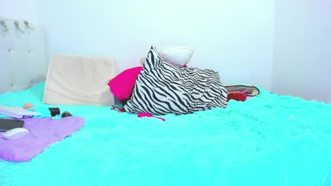   online show from December 13, 3:43 pm