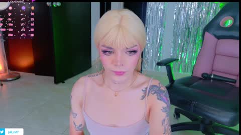 juli   Instagram july rv17 - Twitter juli rv17     online show from January 31, 12:29 pm
