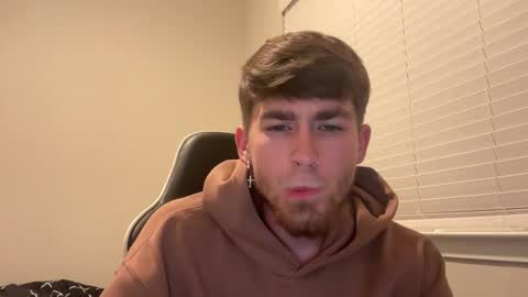 Snapshot of chrisoncam01 chatting on October 21, 4:35 am chrisoncam01 online show from October 21, 4:35 am