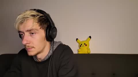 Snapshot of chrisslicer chatting on October 20, 12:33 am Christopher online show from October 20, 12:33 am