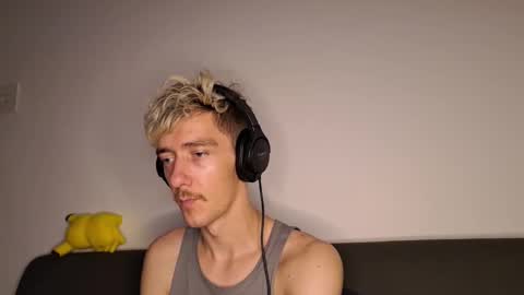 Snapshot of chrisslicer chatting on November 28, 1:19 am Christopher online show from November 28, 1:19 am