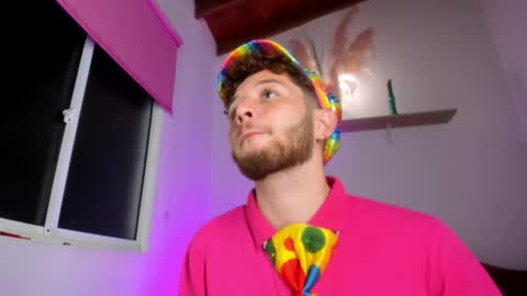 Hi dont forguet to follow me    online show from October 31, 8:59 am