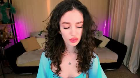 christinaconteeree online show from September 10, 1:22 pm