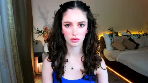 christinaconteeree online show from September 18, 5:26 pm