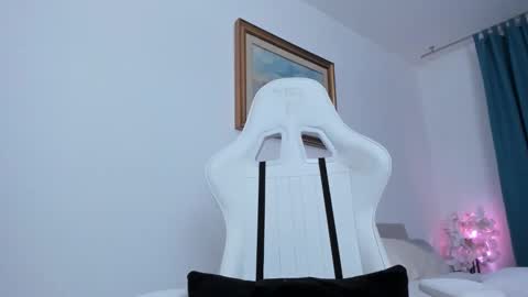 Hi im Christine online show from December 11, 8:36 am