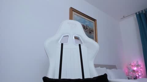 Hi im Christine online show from December 16, 7:37 am