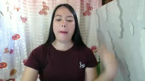 christine_scott online show from December 4, 1:36 am