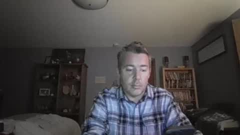 chrisw8121 online show from November 15, 5:27 am