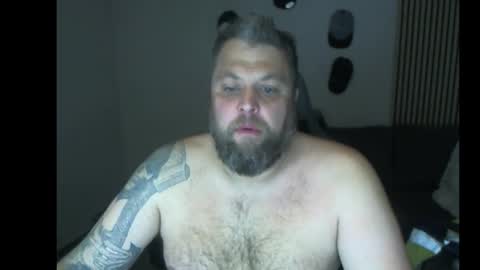 Snapshot of chrizz80 chatting on December 4, 6:44 am Chrizz online show from December 4, 6:44 am