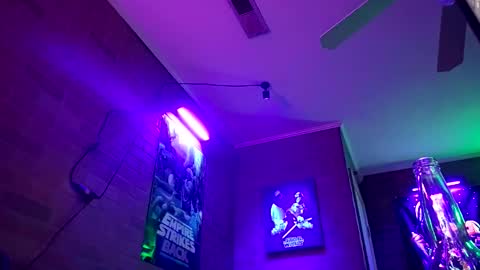 Snapshot of chronicvibez chatting on December 17, 8:20 am chronicvibez online show from December 17, 8:20 am