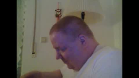 Snapshot of chubby_david chatting on December 18, 12:38 am chubby_david online show from December 18, 12:38 am