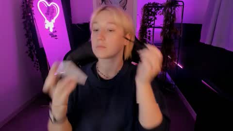 Cin Bellamy online show from September 30, 6:18 am