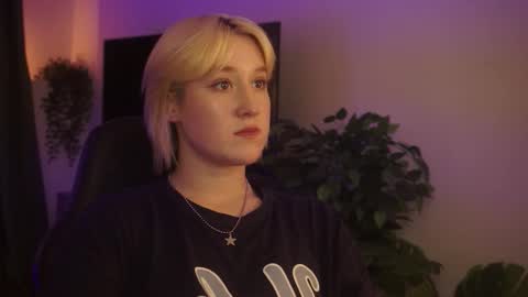 Cin Bellamy online show from October 8, 6:22 am