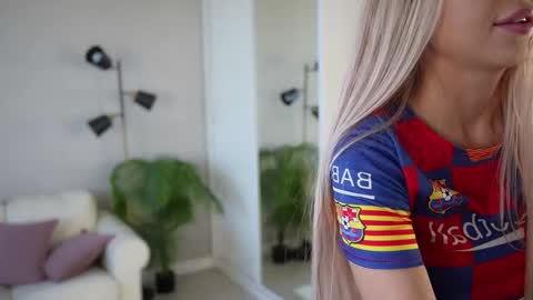 Sandy online show from September 15, 7:08 am