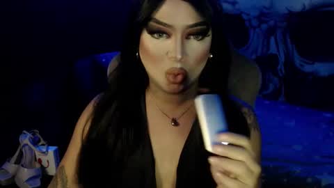 Snapshot of cj_parker69 chatting on November 5, 3:34 pm QUEEN CESS online show from November 5, 3:34 pm