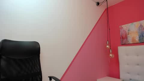 claire aristizabal online show from February 5, 3:55 am