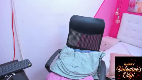 claire aristizabal online show from February 15, 11:17 am