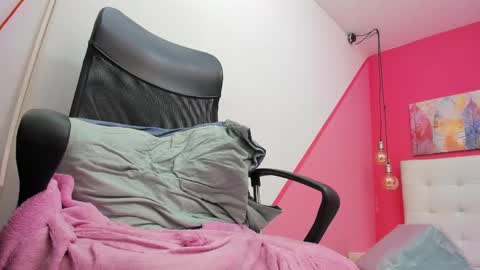 claire aristizabal online show from February 20, 7:12 am