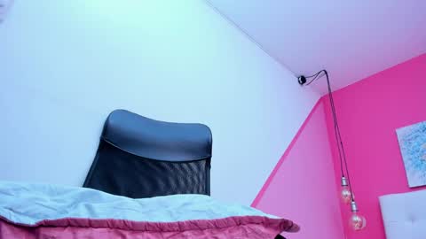 claire aristizabal online show from March 9, 7:01 am