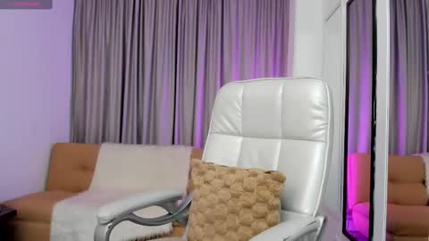 claire aristizabal online show from October 21, 9:59 pm