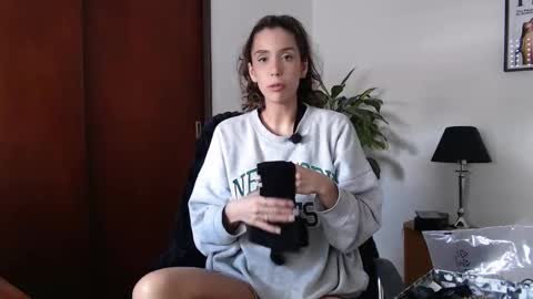 Snapshot of clairevarhol chatting on October 18, 4:08 pm clairevarhol online show from October 18, 4:08 pm