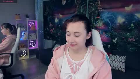 clarabenson online show from September 9, 7:02 pm